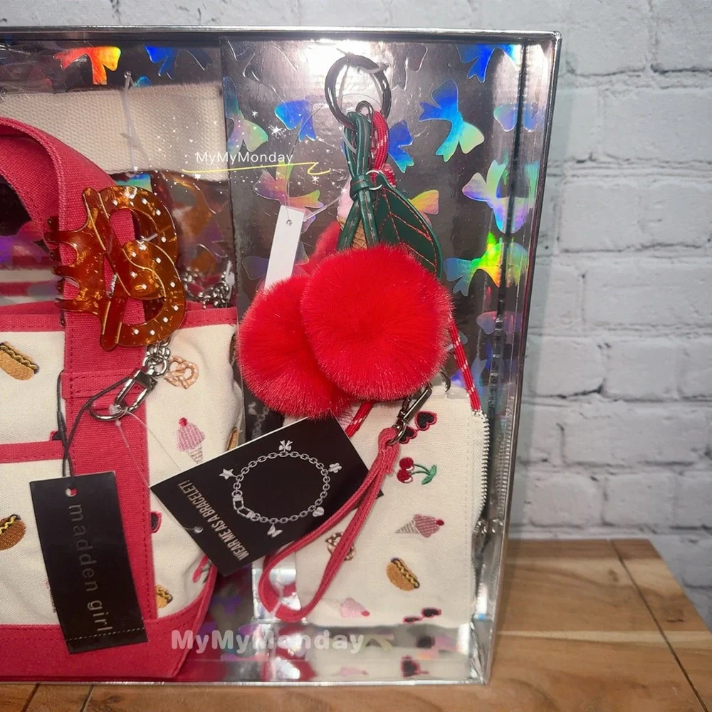 Madden Girl Tote Bag Set - Picture 3 of 5